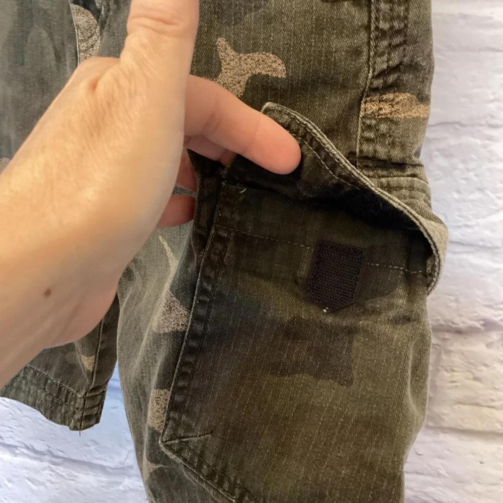 FOX Racing 28 Camouflage Cargo Men’s Shorts Camo Green 8” Inseam Logo Pockets